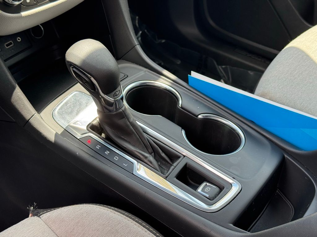 2024 Chevrolet Equinox LT photo 17
