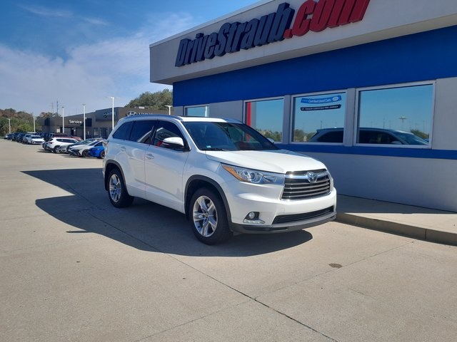 2016 Toyota Highlander Limited Platinum photo 2