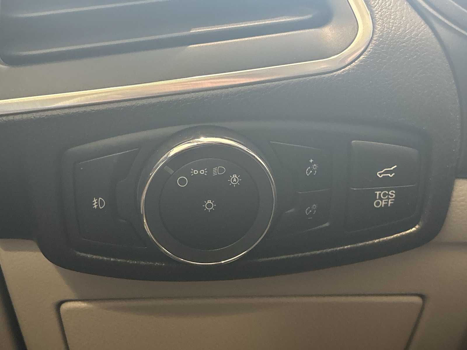 2024 Ford Edge Titanium photo 16