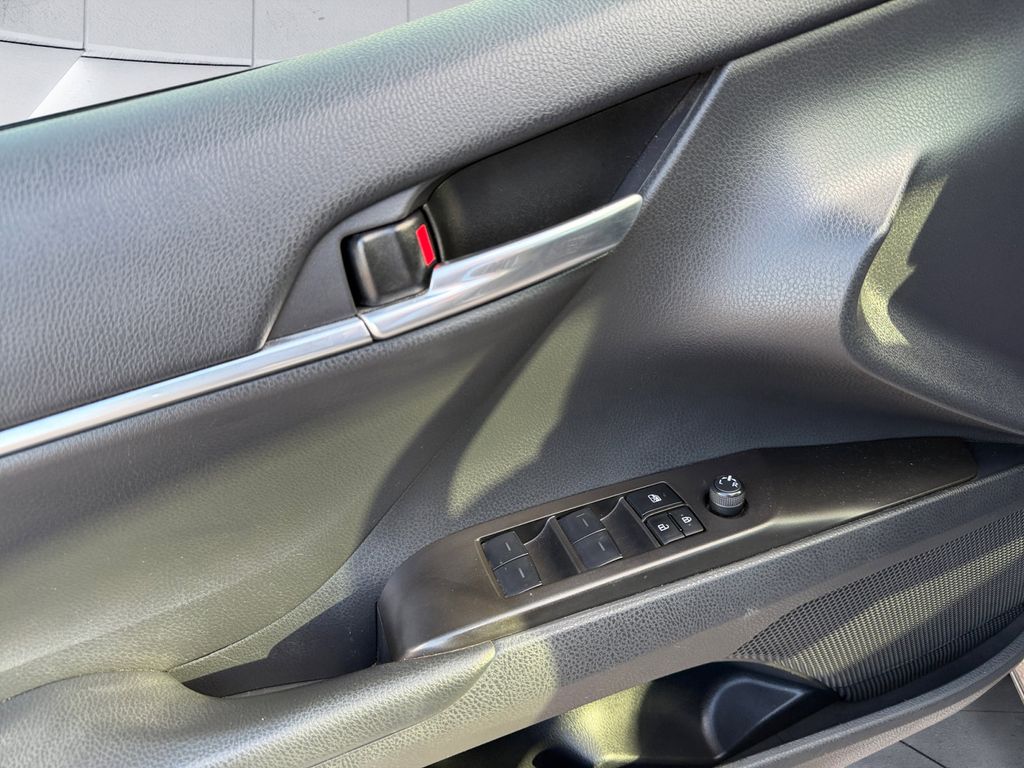 2024 Toyota Camry SE photo 11