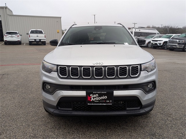 2025 Jeep Compass North Edition Latitude photo 2
