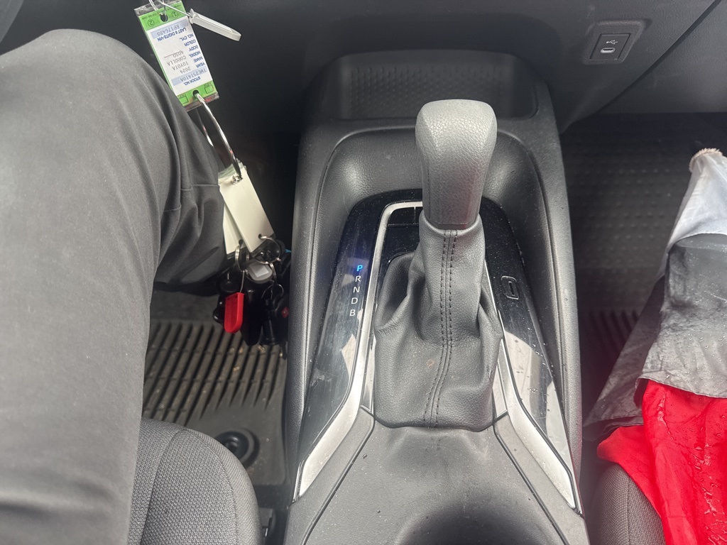 2024 Toyota Corolla LE photo 9