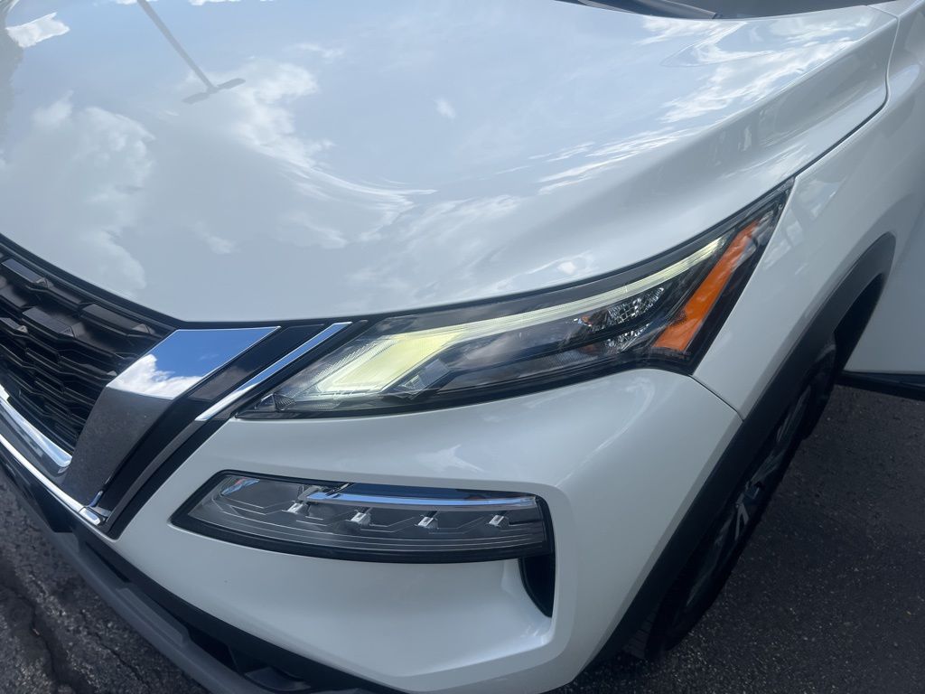 2023 Nissan Rogue SV photo 25