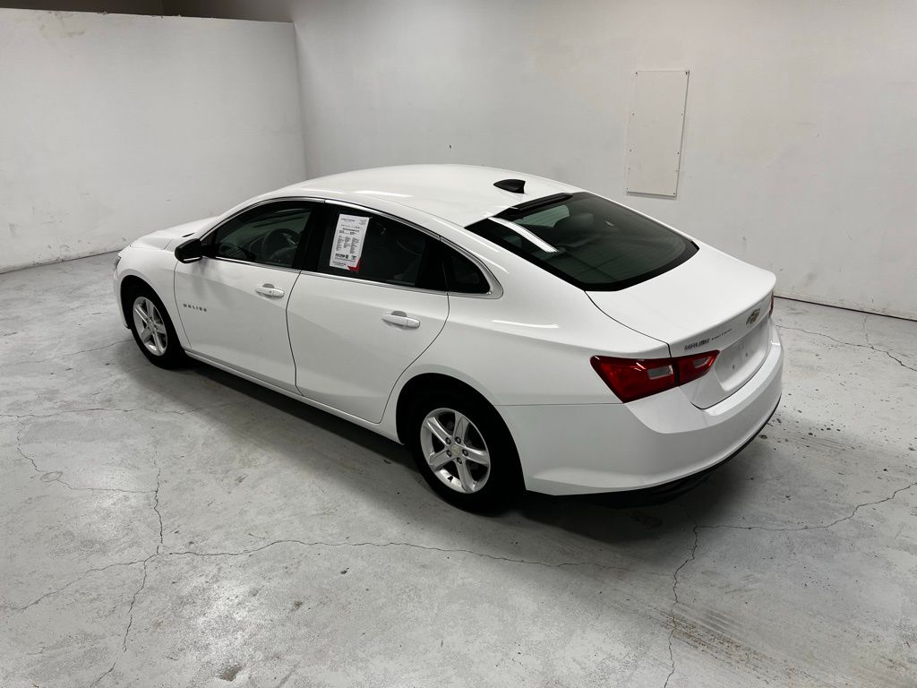 2020 Chevrolet Malibu LS photo 3