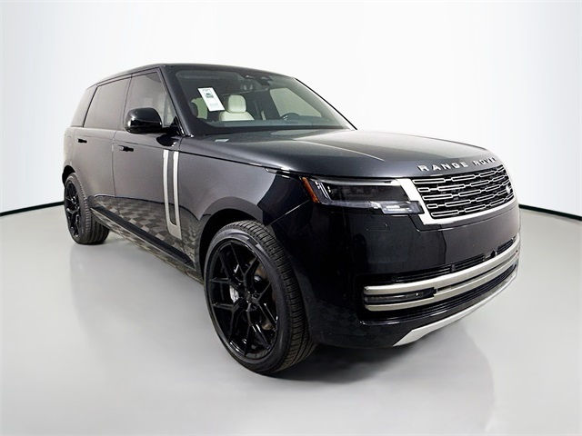 2025 Land Rover Range Rover SE photo 2