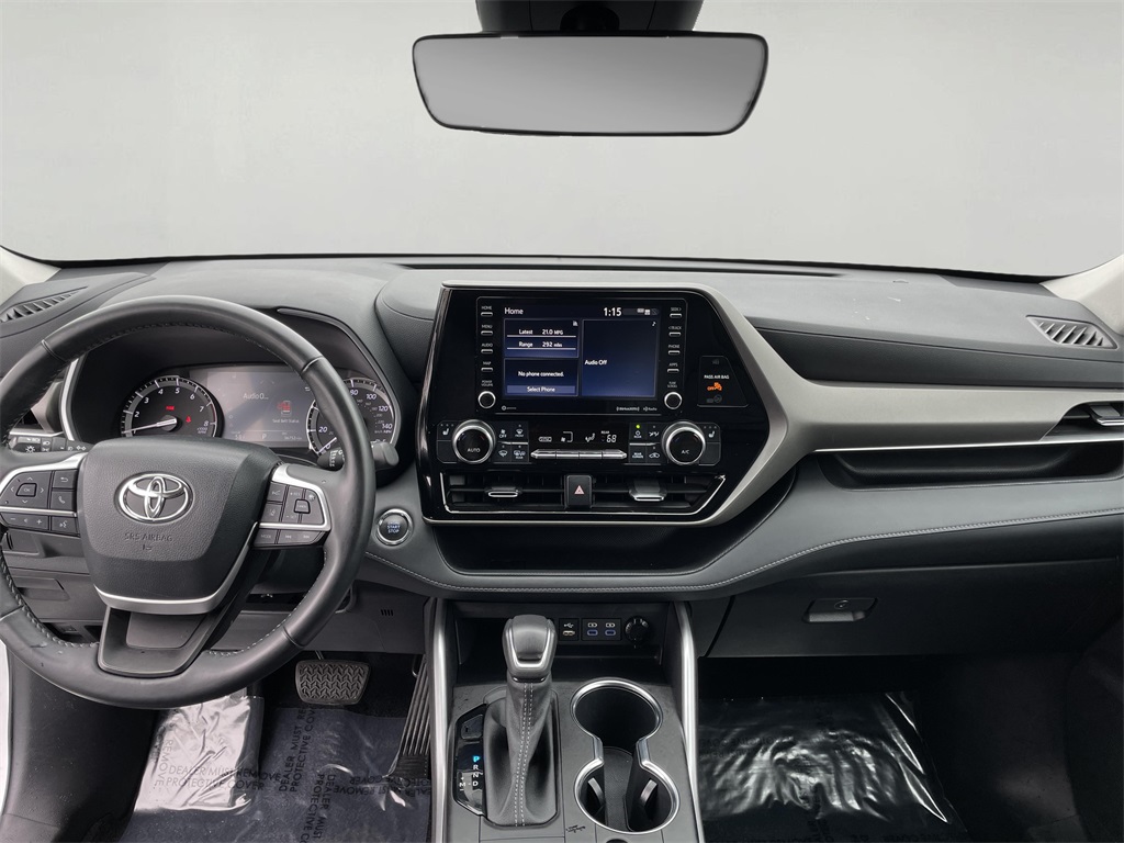 2022 Toyota Highlander XLE photo 18