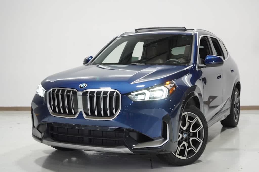 2025 BMW X1 28i's photo