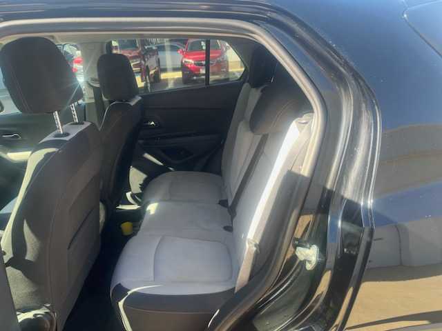 2019 Chevrolet Trax LT photo 2