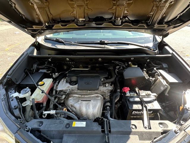 2017 Toyota RAV4 XLE photo 13