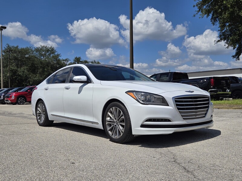 2015 Hyundai Genesis 3.8 RWD photo 7