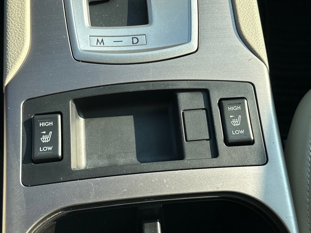 2014 Subaru Legacy 2.5i Limited photo 24