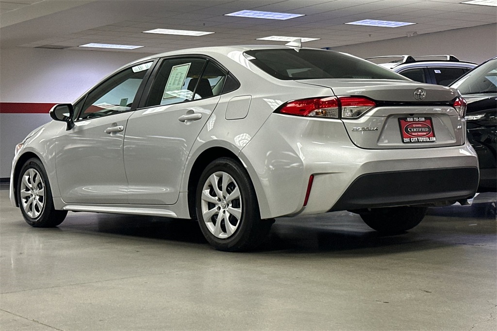 2023 Toyota Corolla LE photo 6