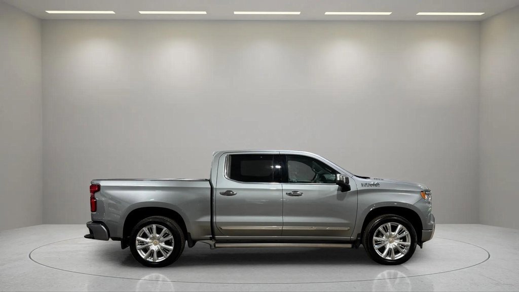 2024 Chevrolet Silverado 1500 High Country photo 4