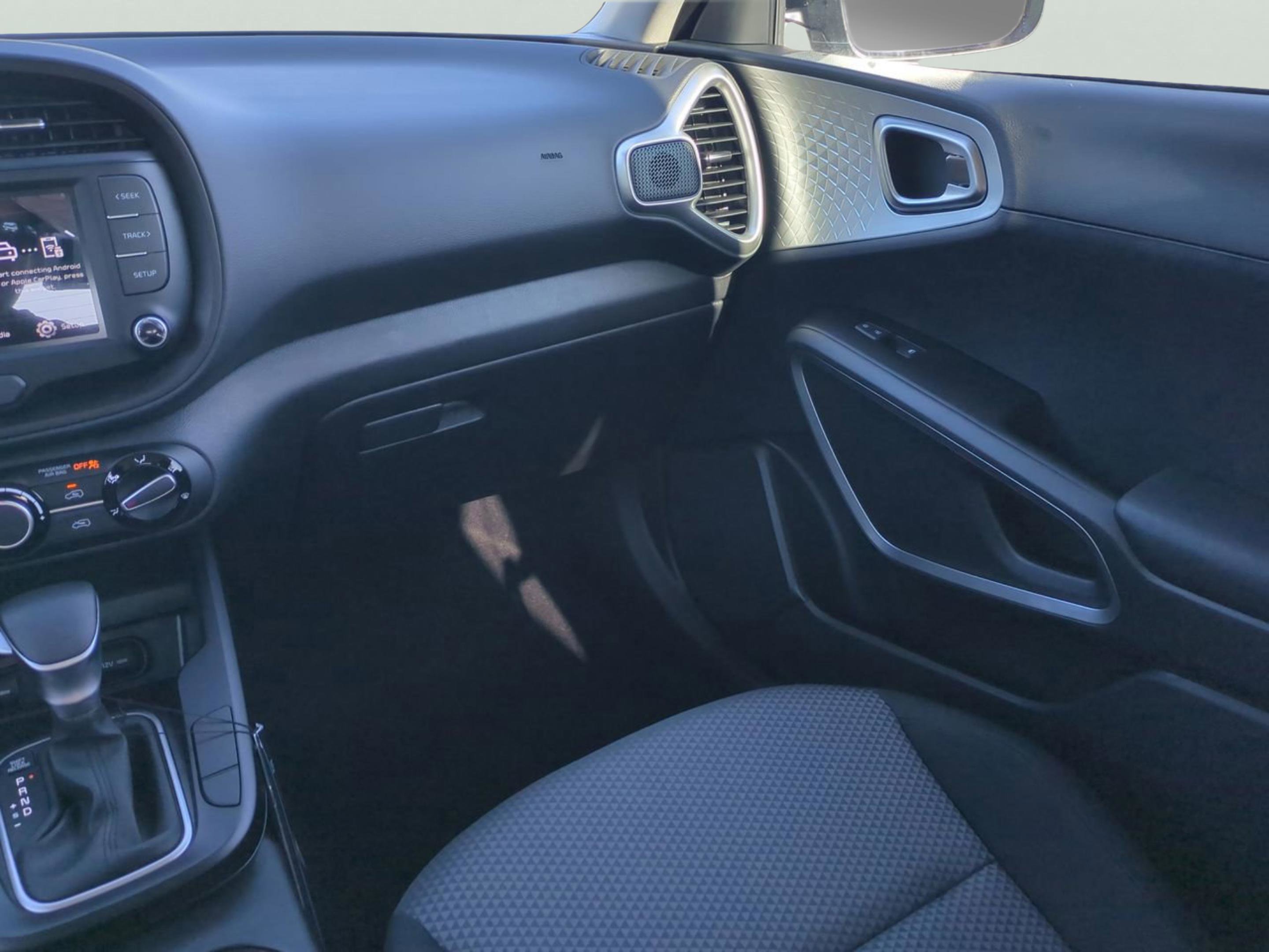 2025 Kia Soul LX photo 17