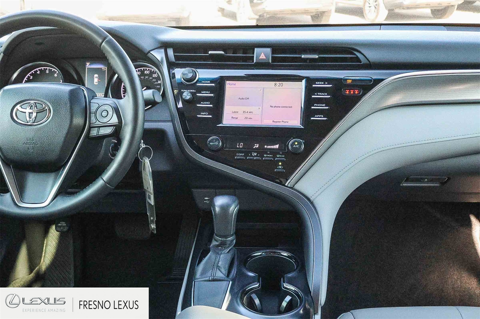 2018 Toyota Camry SE photo 14