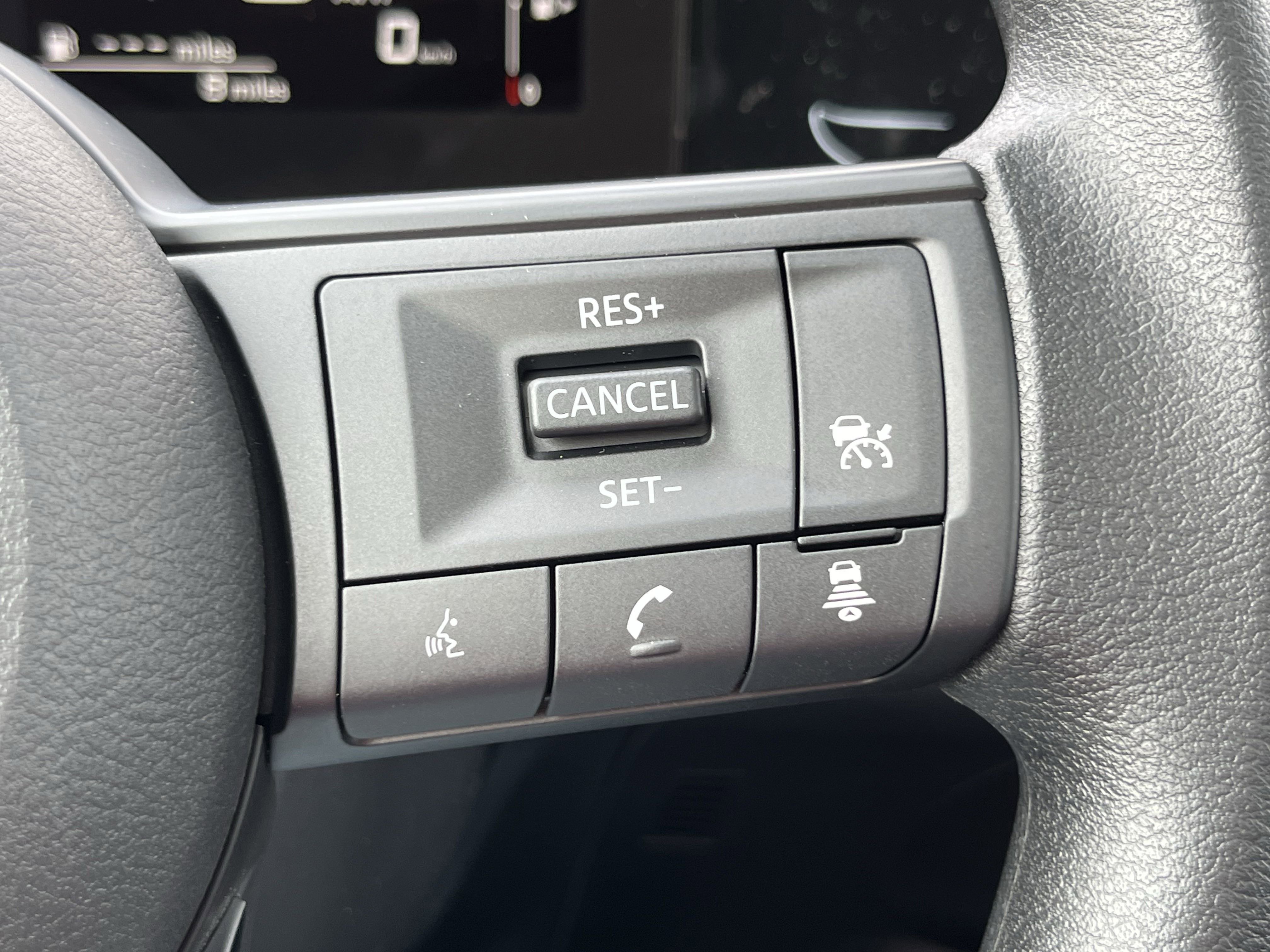 2025 Nissan Kicks SV photo 3