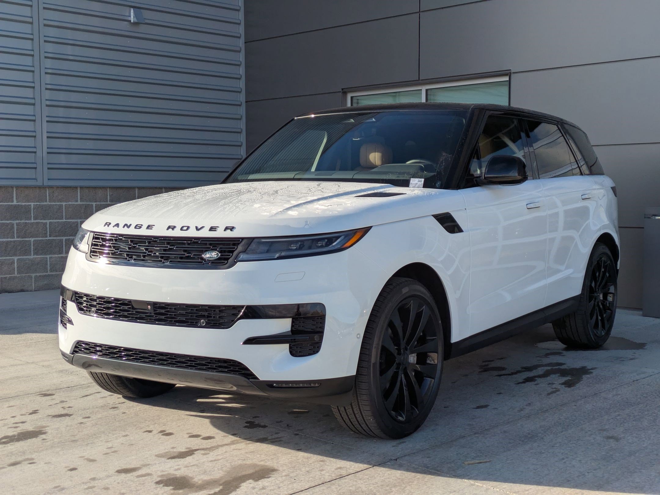 2026 Land Rover Range Rover Sport SE's photo