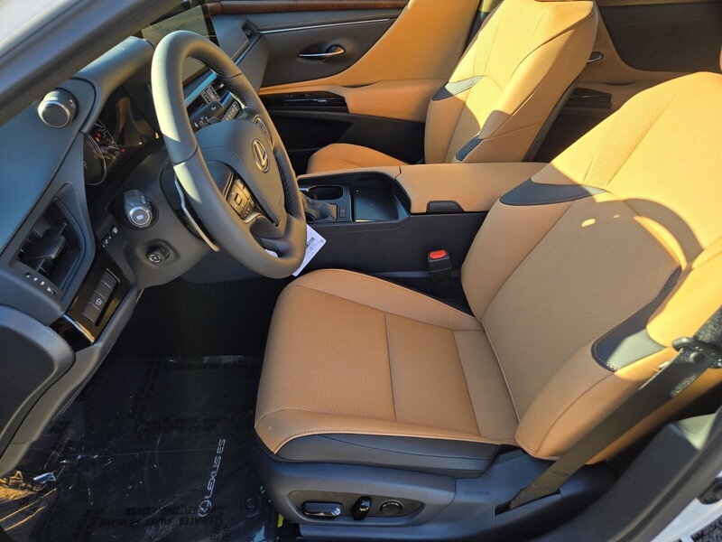 2025 Lexus ES 350 photo 6