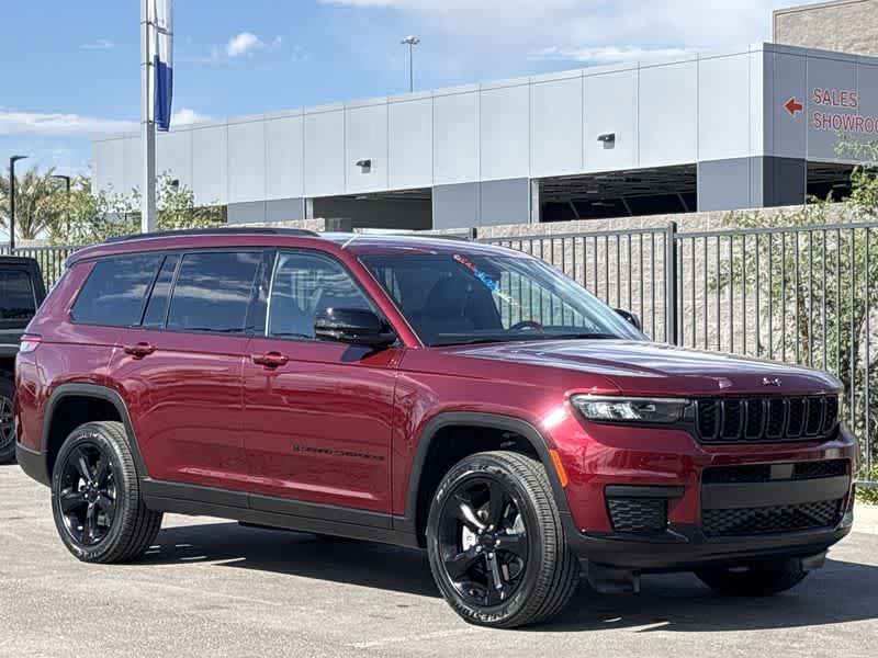 2025 Jeep Grand Cherokee Altitude X photo 2