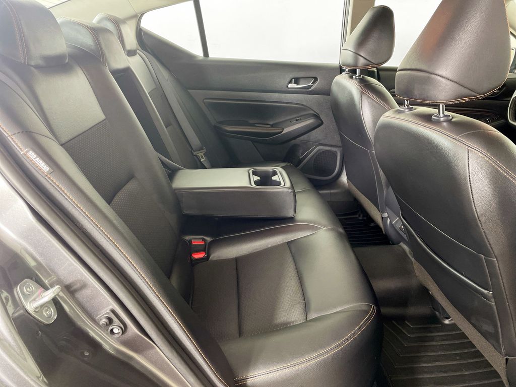 2022 Nissan Altima 2.5 SR photo 24