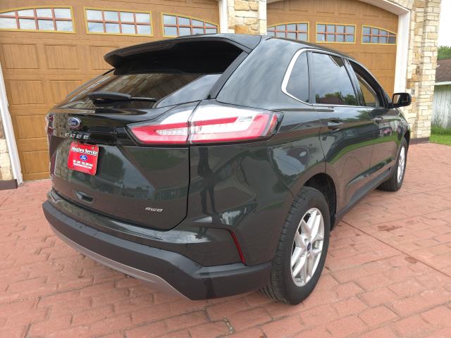 2023 Ford Edge SEL photo 3