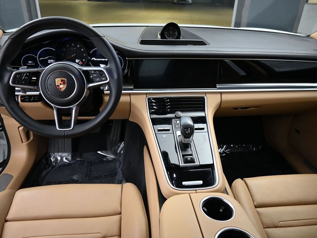 2019 Porsche Panamera Base photo 5