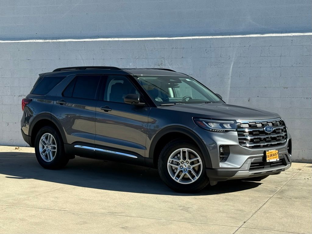 2025 Ford Explorer Active's photo