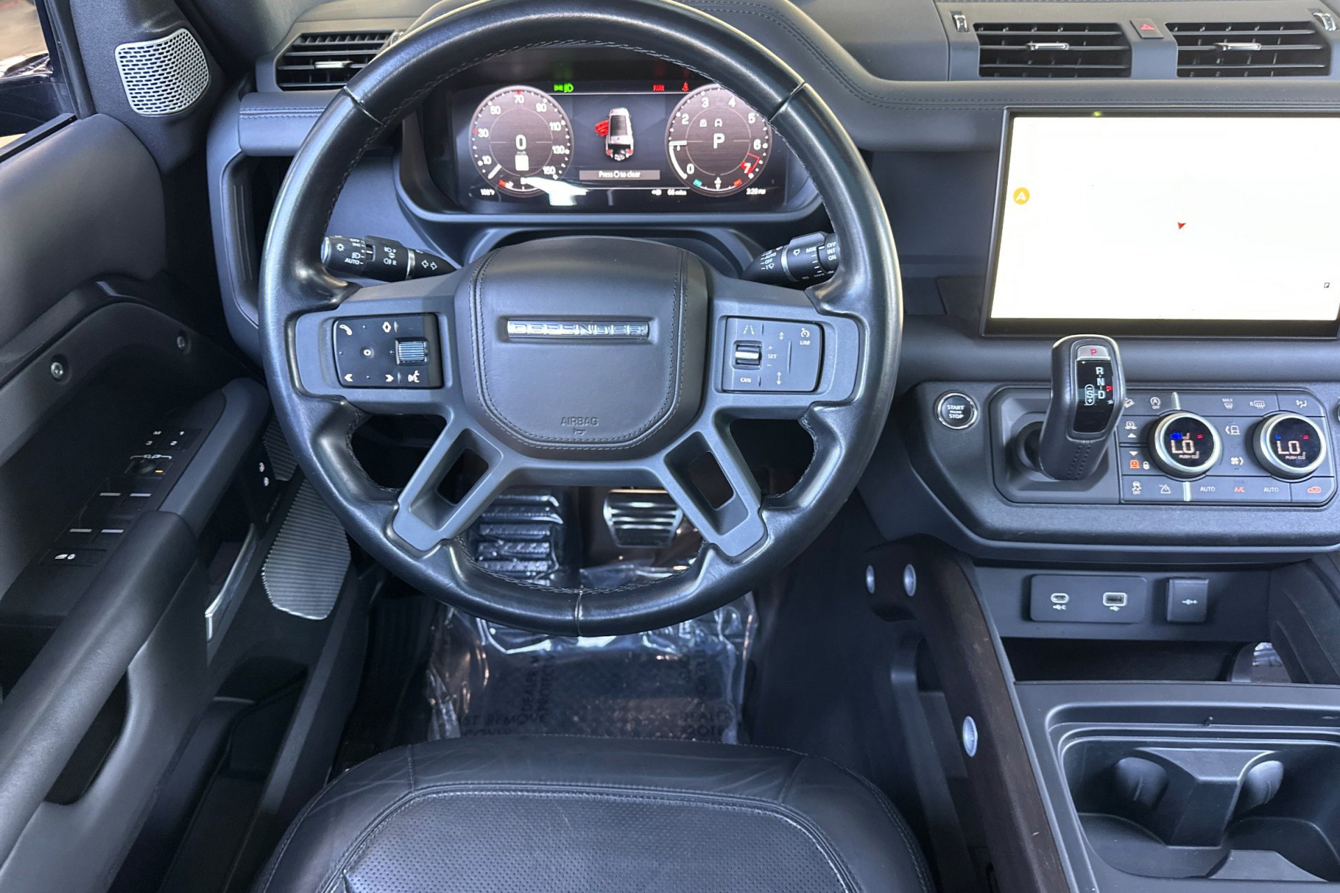 2023 Land Rover Defender 130 X photo 26