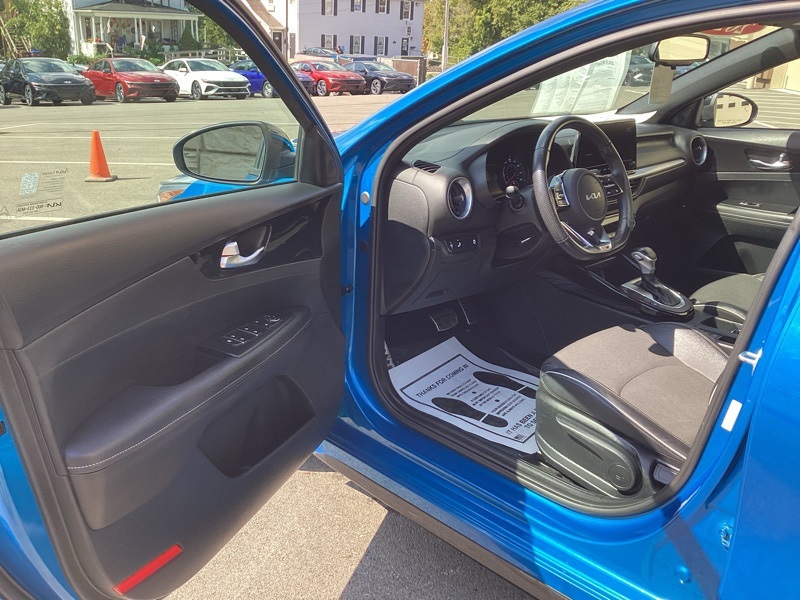 2022 Kia Forte GT-Line photo 22