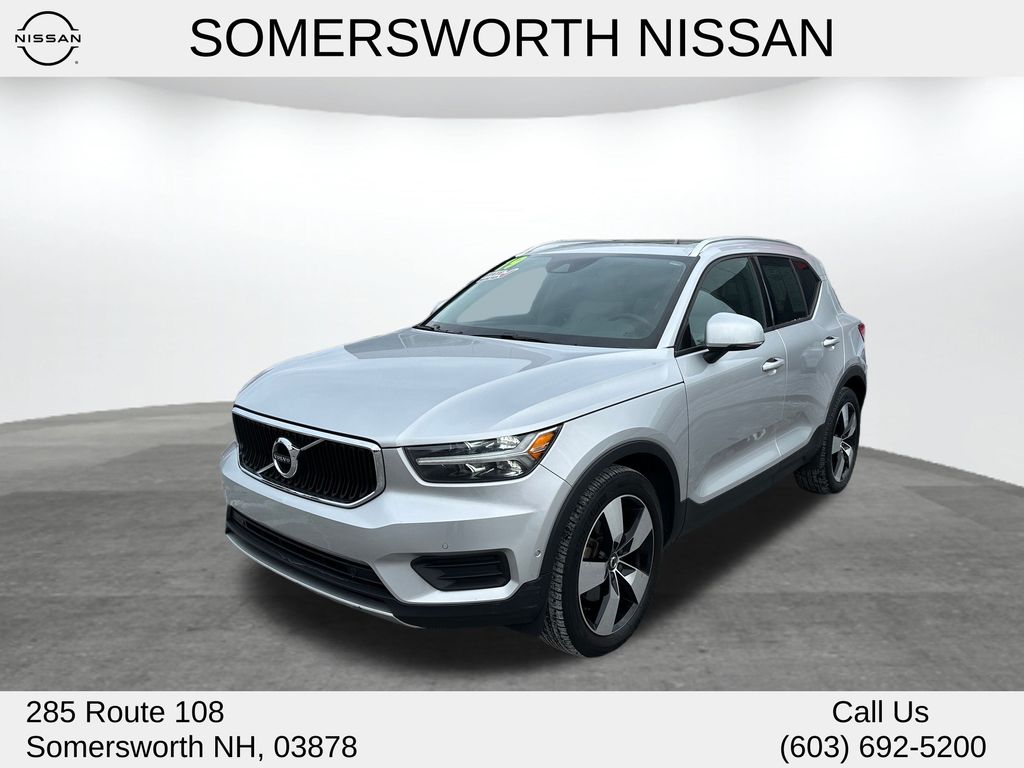 2019 Volvo XC40 Momentum's photo