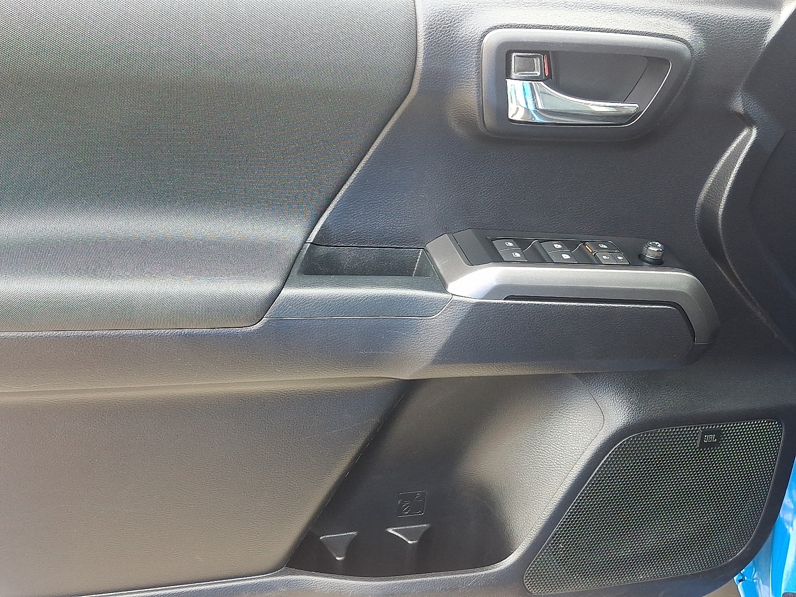 2020 Toyota Tacoma TRD Sport photo 13