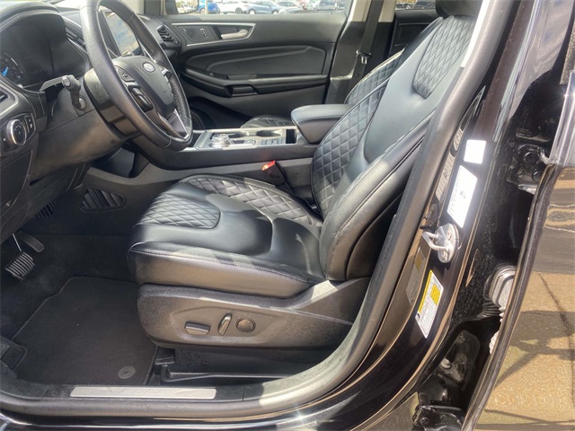2024 Ford Edge Titanium photo 11