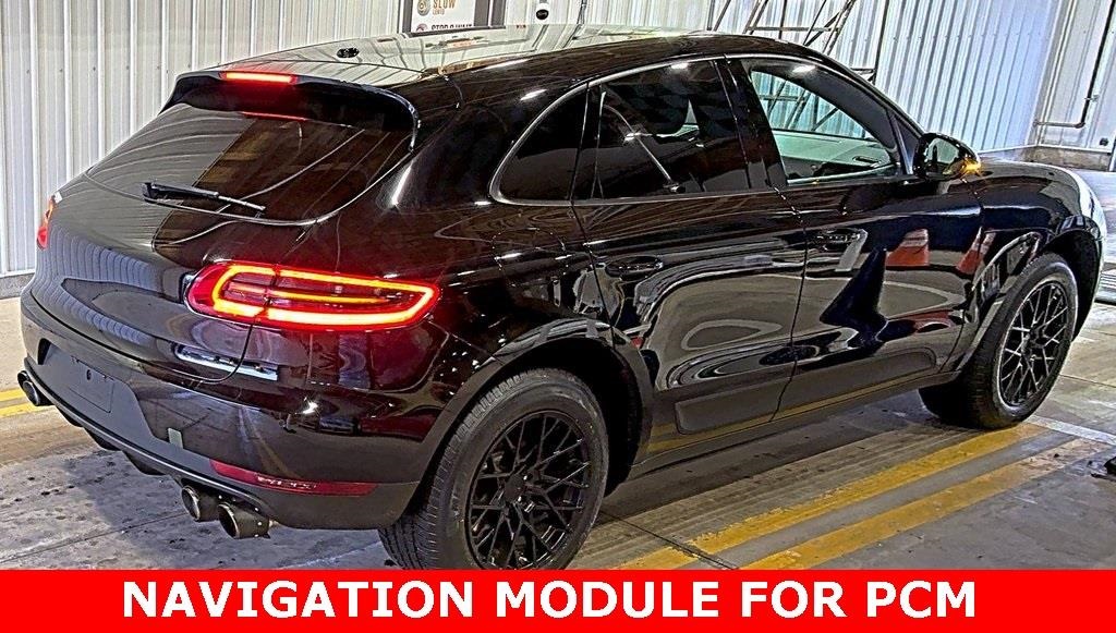 2018 PORSCHE MACAN - Image 1