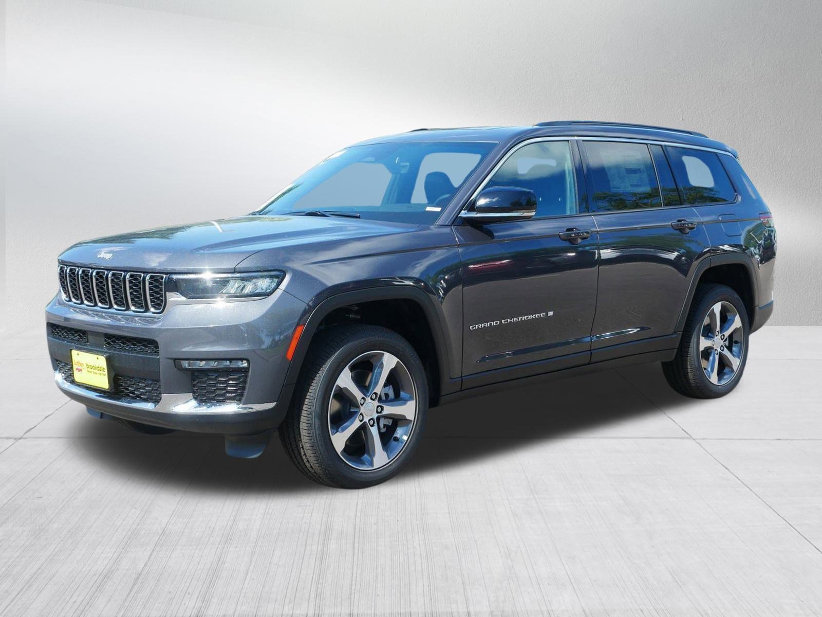2025 Jeep Grand Cherokee Limited photo 2