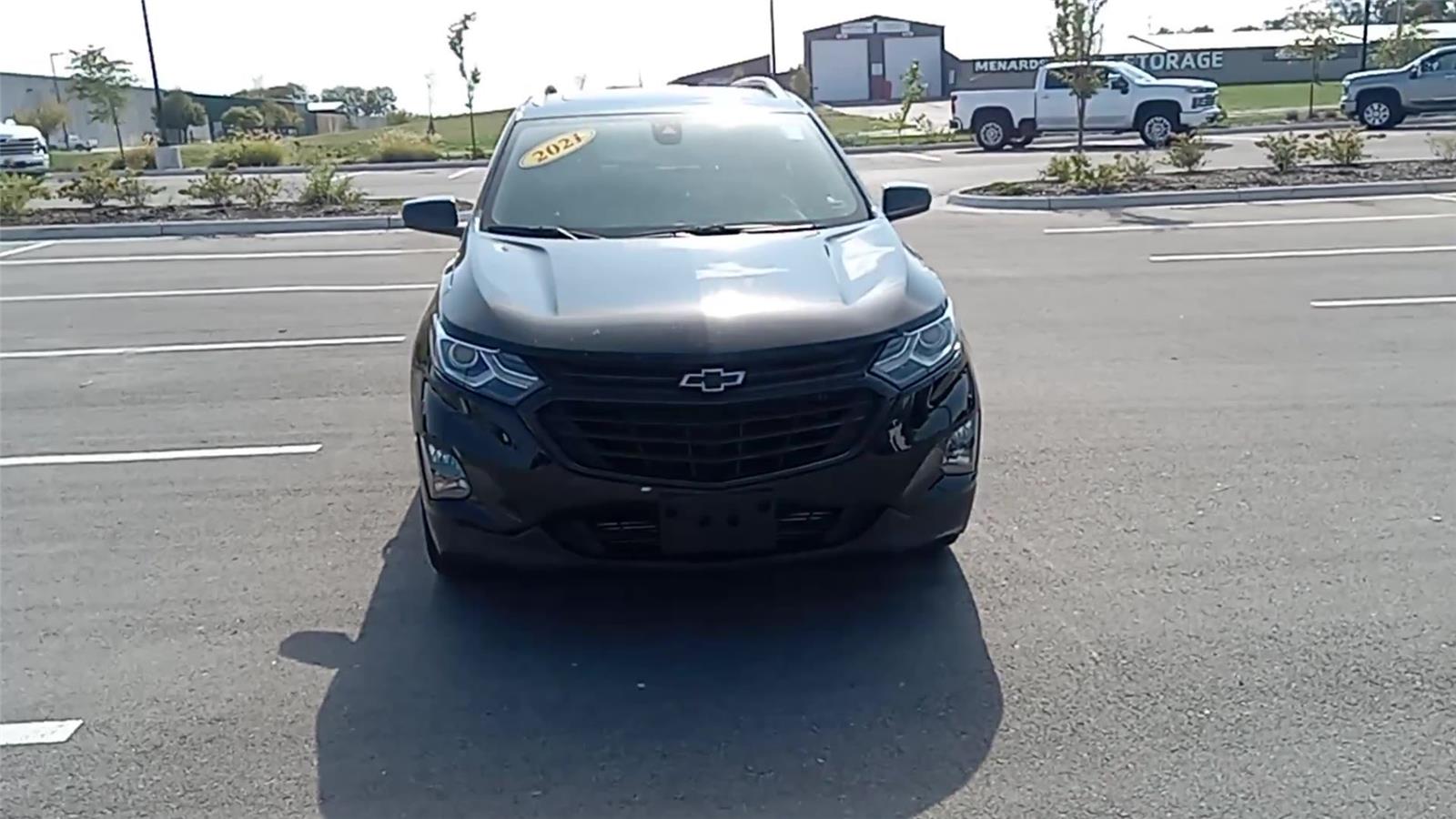 2021 Chevrolet Equinox LT photo 3