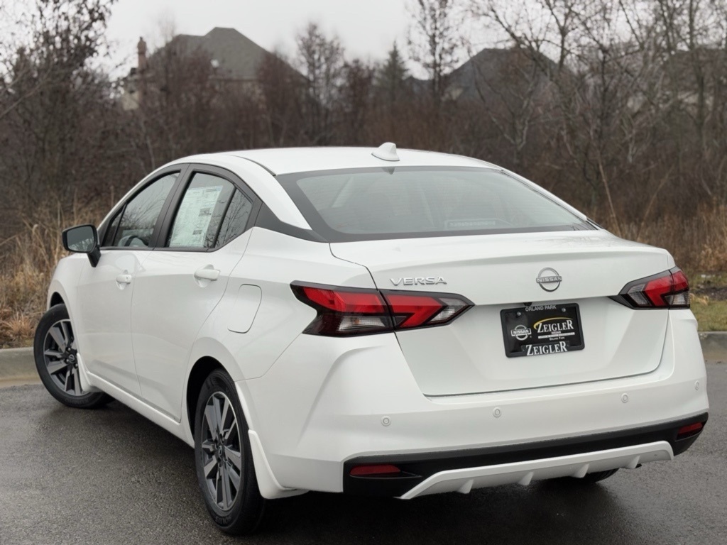 2025 Nissan Versa SV photo 7