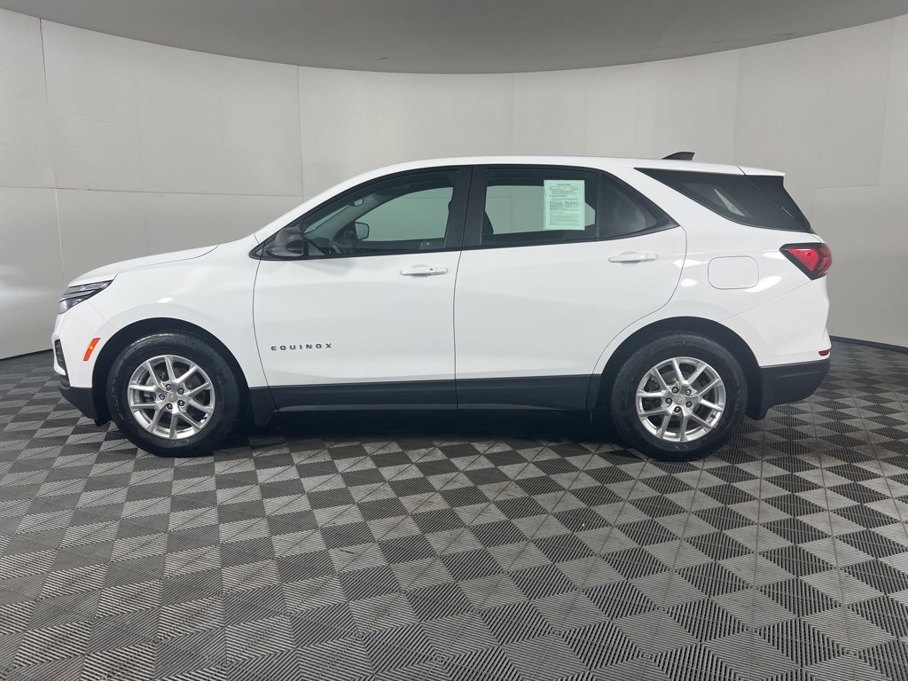 2022 Chevrolet Equinox LS photo 15