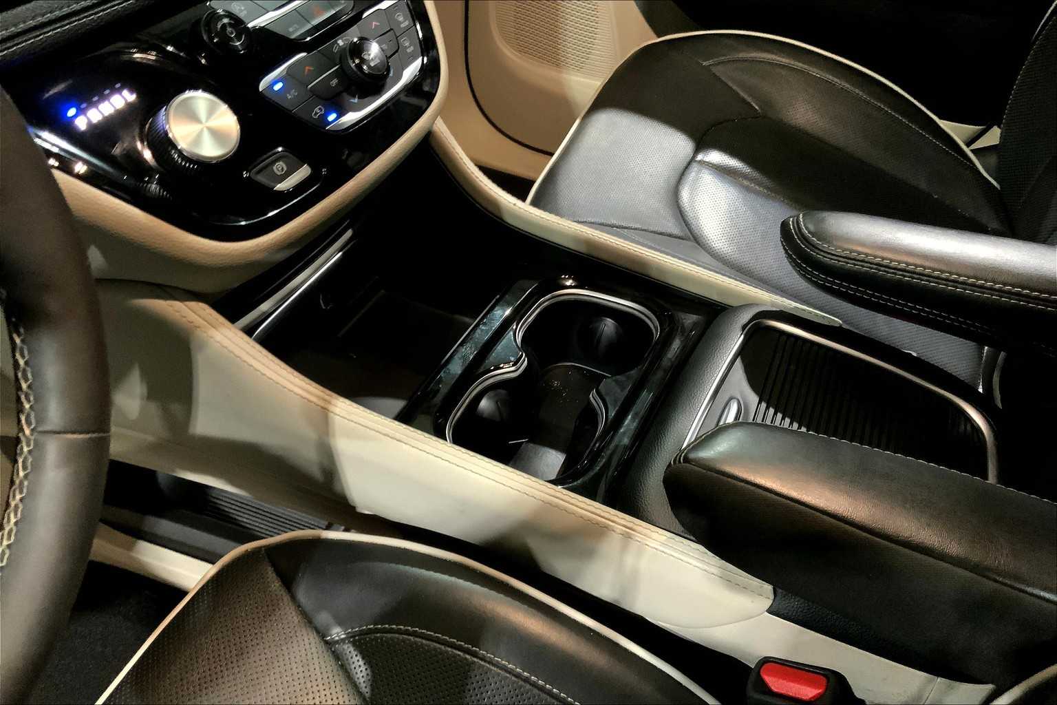 2023 Chrysler Pacifica Limited photo 15