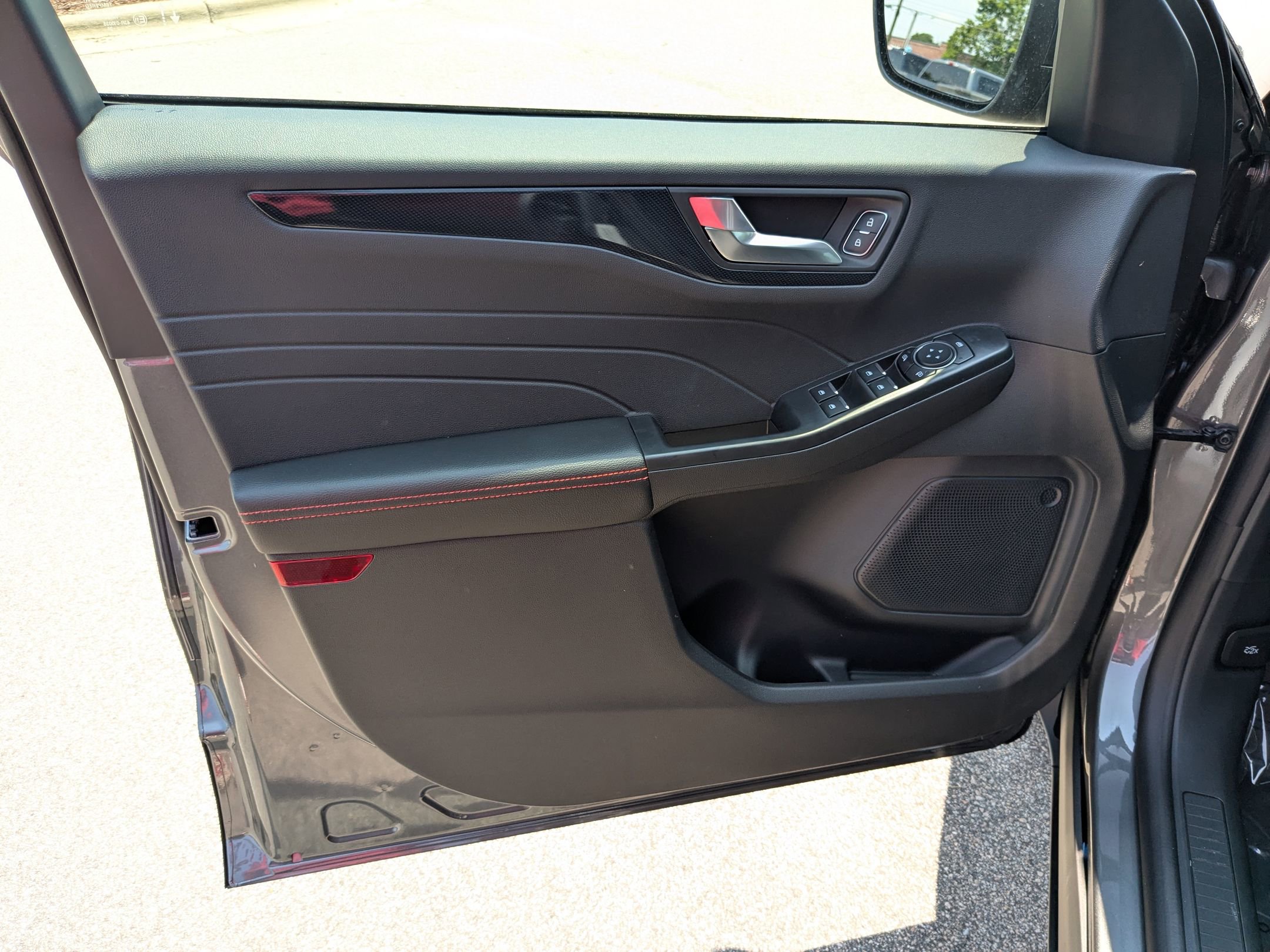 2025 Ford Escape ST-Line photo 10