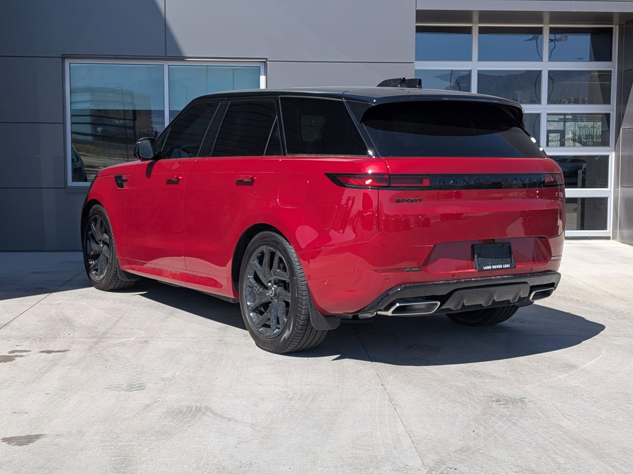 2025 Land Rover Range Rover Sport SE photo 3