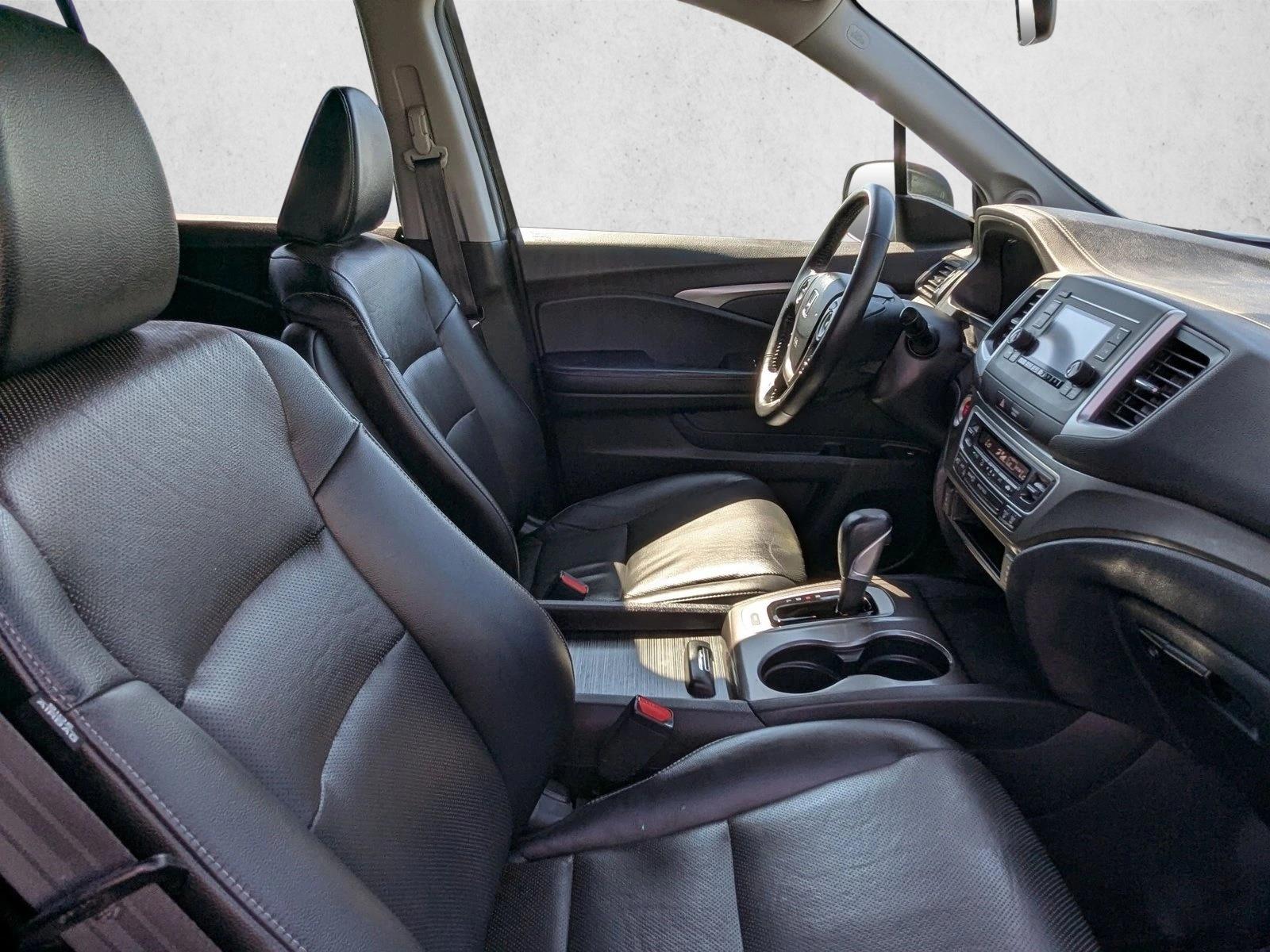 2017 Honda Ridgeline RTL photo 16