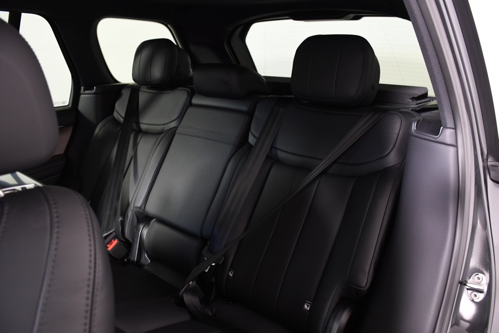 2025 Land Rover Range Rover SE photo 26