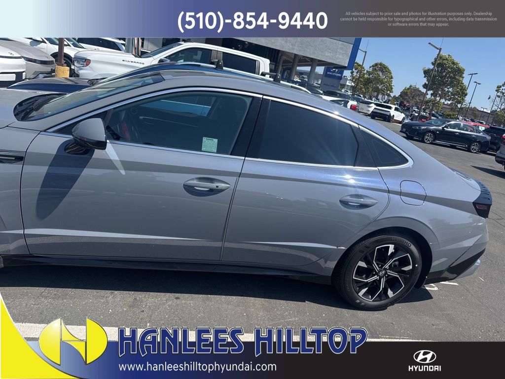 2025 Hyundai Sonata SEL photo 3