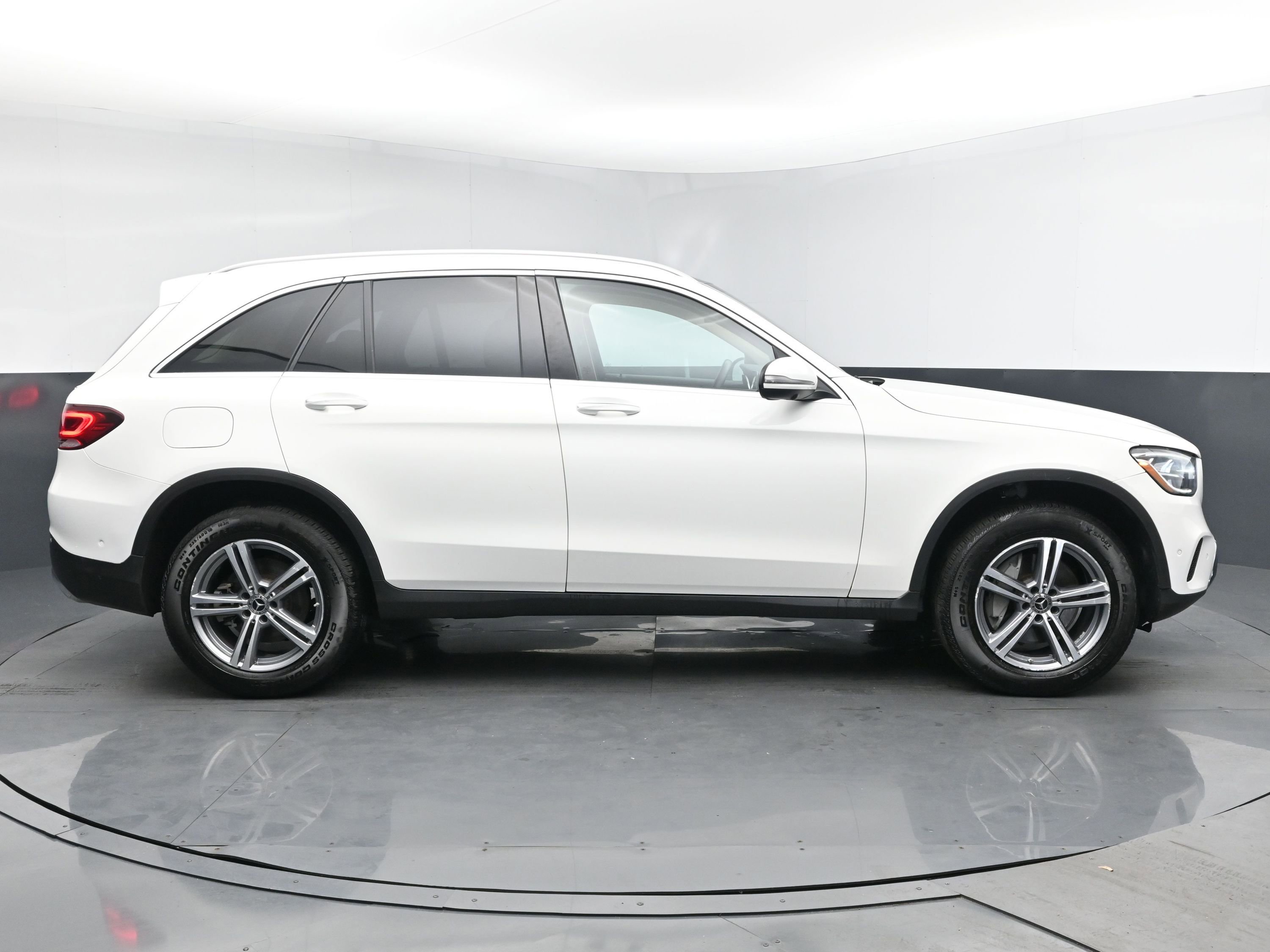 2021 Mercedes Benz GLC 300 photo 3