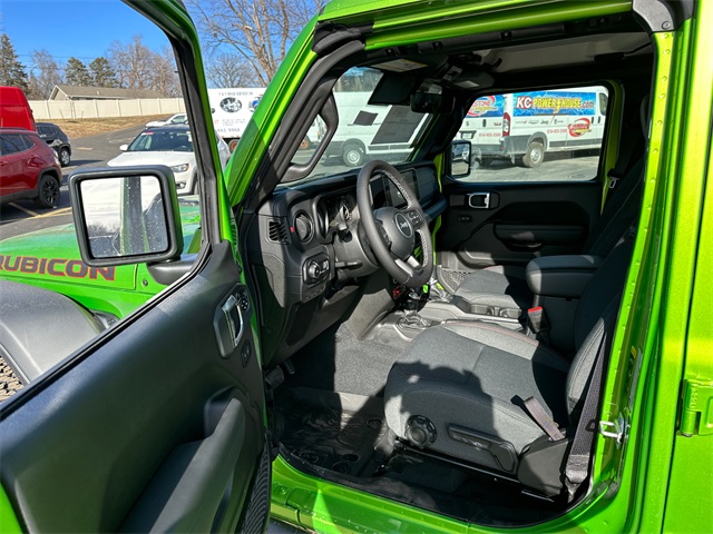 2025 Jeep Wrangler Rubicon photo 33