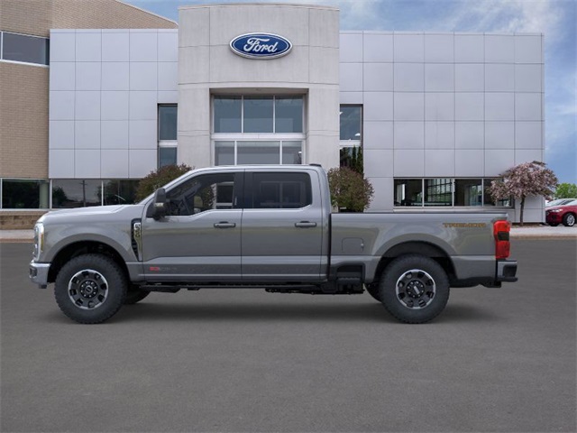 2025 Ford F-350 photo 3