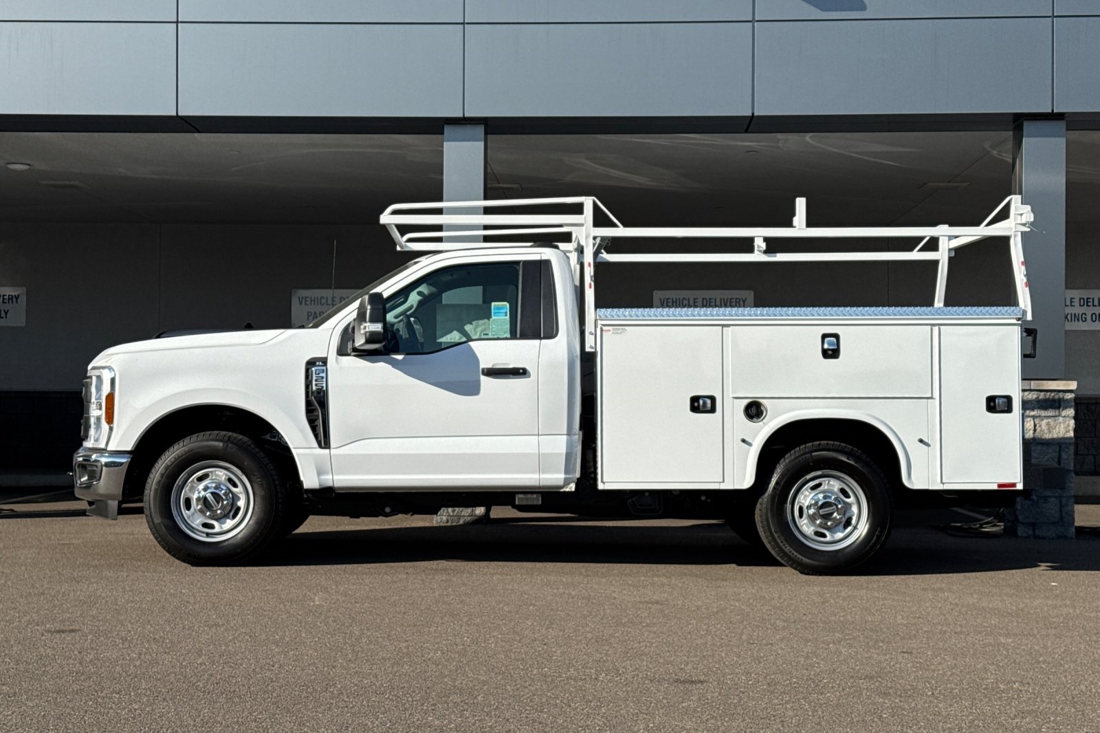 2025 Ford F-250 XL photo 4