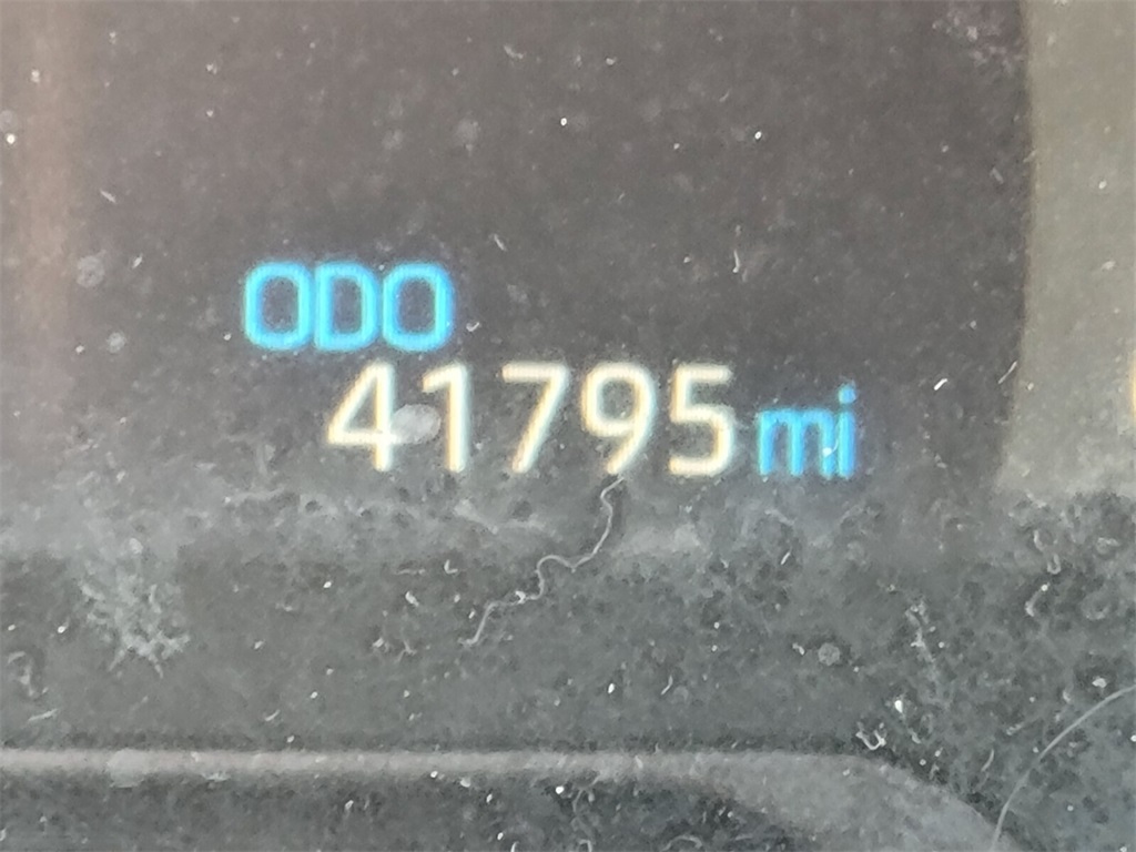 2024 Toyota RAV4 Hybrid SE photo 18