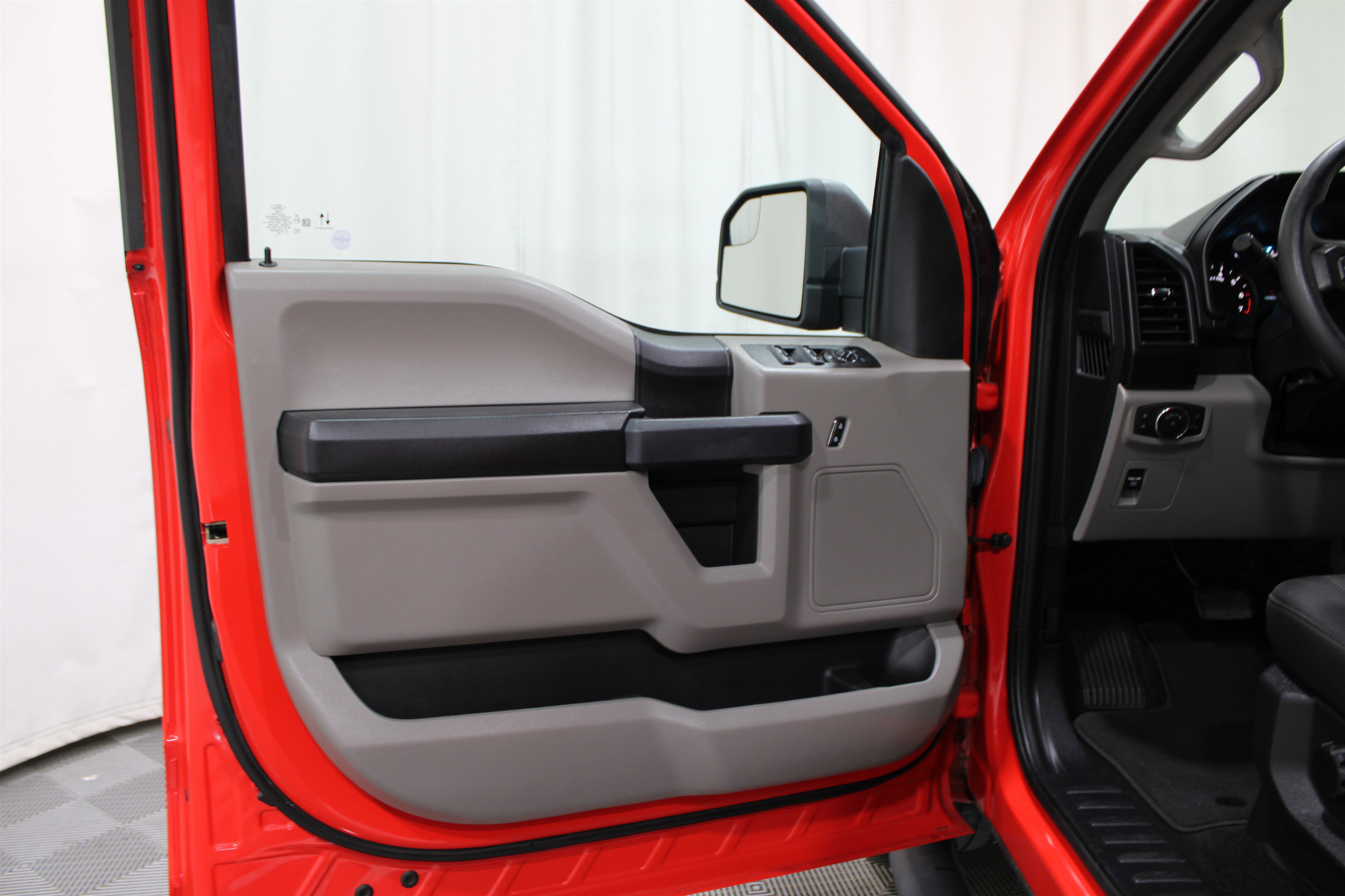 2020 Ford F-150 XL photo 4