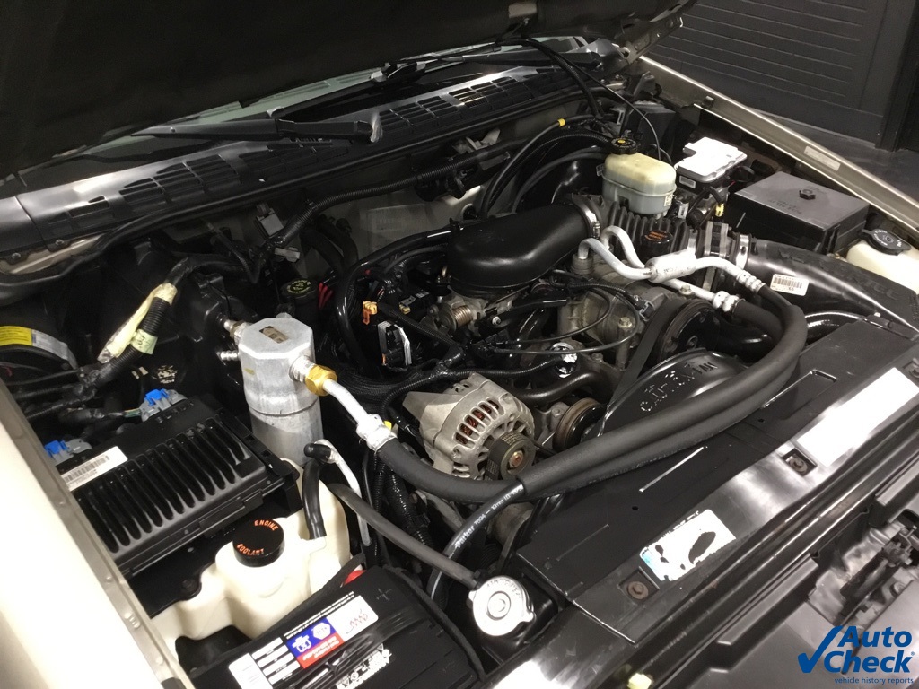 2000 Chevrolet S-10 Pickup photo 32